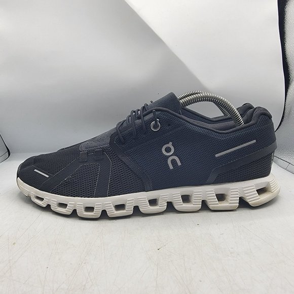 On Cloud 5 Womens 11 Black Athletic Shoes Casual Outdoors Lightweight Comfort